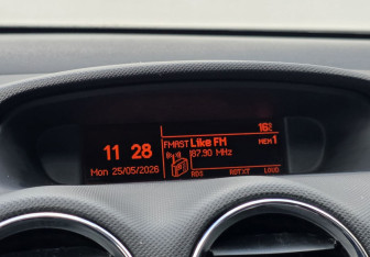 Подержанный автомобиль Peugeot 308 Hatchback 2009 года (13 фото)