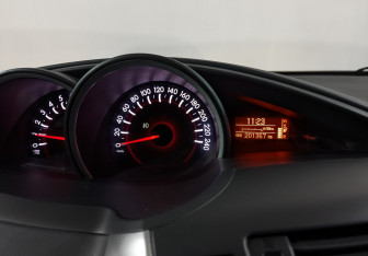 Подержанный автомобиль Toyota Verso 2014 года (16 фото)