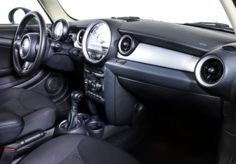 Подержанный автомобиль MINI Hatch 2012 года (10 фото)