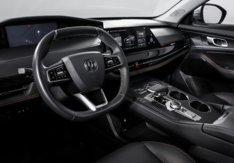 Подержанный автомобиль Changan UNI-K 2024 года (14 фото)