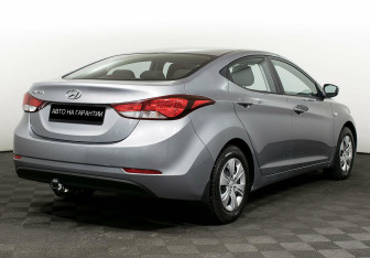 Подержанный автомобиль Hyundai Elantra Sedan 2015 года (5 фото)