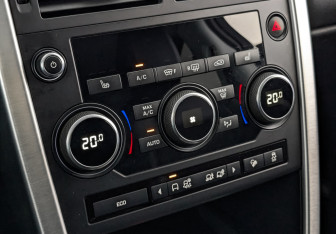 Подержанный автомобиль Land Rover Discovery Sport 2016 года (21 фото)