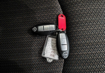 Подержанный автомобиль Nissan Serena Minivan 2014 года (15 фото)