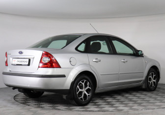 Подержанный автомобиль Ford Focus Sedan 2008 года (3 фото)