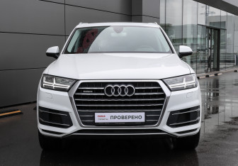 Подержанный автомобиль Audi Q7 2016 года (2 фото)