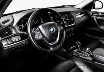 Подержанный автомобиль BMW X4 2015 года (13 фото)