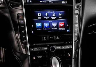 Подержанный автомобиль Infiniti Q50 2016 года (20 фото)