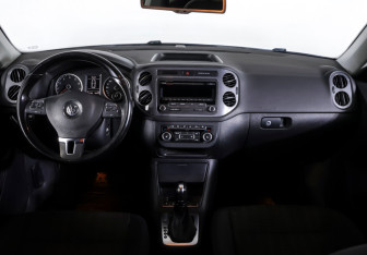 Подержанный автомобиль Volkswagen Tiguan 2012 года (12 фото)
