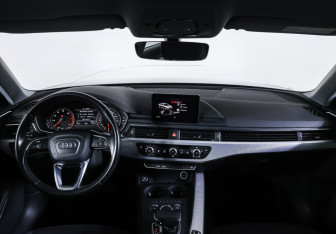 Подержанный автомобиль Audi A4 Sedan 2016 года (14 фото)