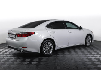 Подержанный автомобиль Lexus ES 2015 года (5 фото)