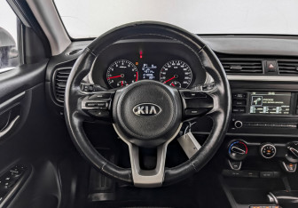Подержанный автомобиль Kia Rio Hatchback 2021 года (21 фото)