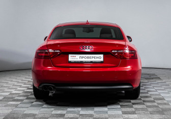 Подержанный автомобиль Audi A5 Coupe 2009 года (6 фото)