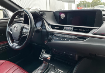 Подержанный автомобиль Lexus ES 2020 года (9 фото)