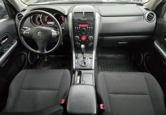 Подержанный автомобиль Suzuki Grand Vitara 2008 года (9 фото)