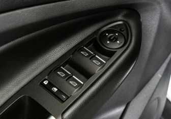 Подержанный автомобиль Ford Kuga 2017 года (13 фото)