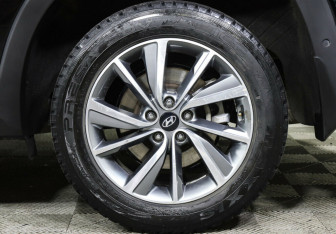 Подержанный автомобиль Hyundai Santa Fe 2019 года (8 фото)