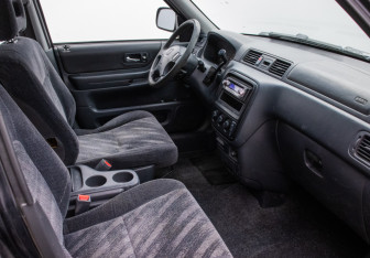 Подержанный автомобиль Honda CR-V 1999 года (9 фото)