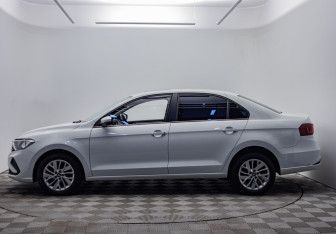Подержанный автомобиль Jetta VA3 2022 года (2 фото)