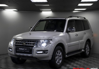 Подержанный автомобиль Mitsubishi Pajero 2021 года (20 фото)
