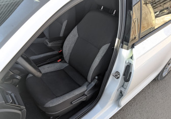 Подержанный автомобиль Skoda Rapid Liftback 2021 года (20 фото)