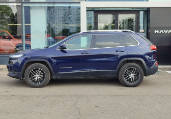 Подержанный автомобиль Jeep Cherokee 2014 года (8 фото)