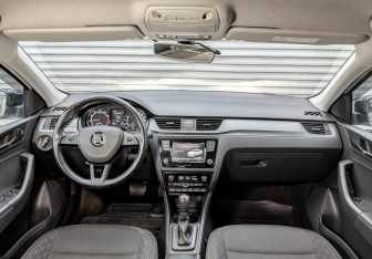 Подержанный автомобиль Skoda Rapid Liftback 2017 года (14 фото)