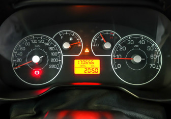 Подержанный автомобиль Fiat Punto Hatchback 2007 года (12 фото)