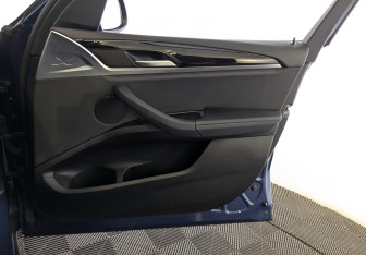 Подержанный автомобиль BMW X3 2020 года (26 фото)