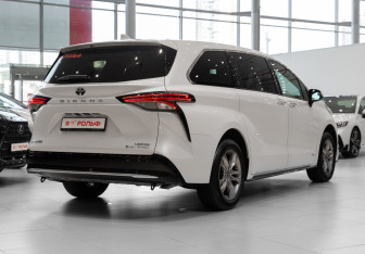 Новый Toyota Sienna 2024 (11 фото)