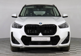 Новый BMW X1 2025 (3 фото)