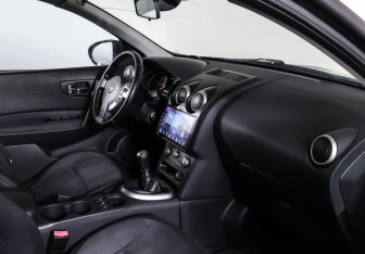 Подержанный автомобиль Nissan Qashqai+2 2010 года (11 фото)