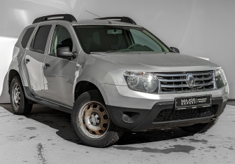Подержанный автомобиль Renault Duster 2013 года (3 фото)