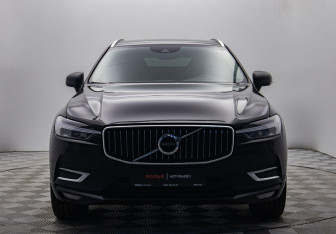 Подержанный автомобиль Volvo XC60 2021 года (8 фото)