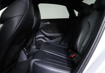 Подержанный автомобиль Audi RS 3 Sedan 2019 года (12 фото)