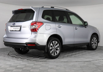 Подержанный автомобиль Subaru Forester Suv 2015 года (5 фото)
