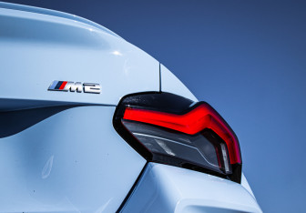 Подержанный автомобиль BMW M2 2023 года (18 фото)