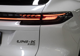 Подержанный автомобиль Changan UNI-K 2023 года (24 фото)