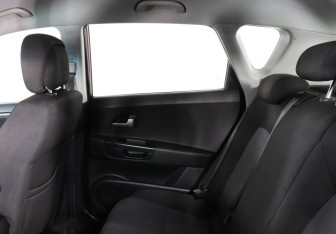 Подержанный автомобиль Kia Ceed Hatchback 2011 года (8 фото)