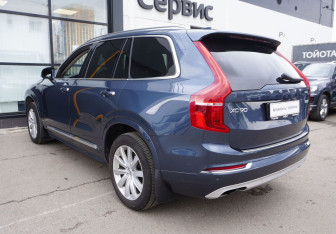 Подержанный автомобиль Volvo XC90 2019 года (7 фото)