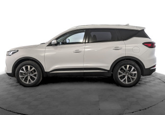 Подержанный автомобиль Chery Tiggo 7 Pro 2022 года (8 фото)