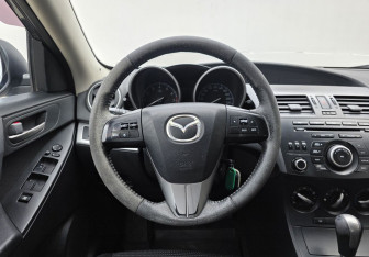 Подержанный автомобиль Mazda 3 Hatchback 2012 года (12 фото)