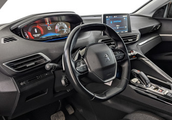 Подержанный автомобиль Peugeot 3008 2019 года (15 фото)