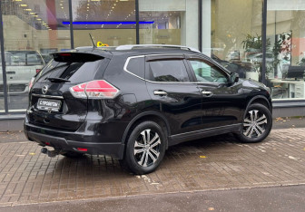 Подержанный автомобиль Nissan X-Trail 2015 года (8 фото)