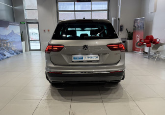 Подержанный автомобиль Volkswagen Tiguan 2019 года (5 фото)