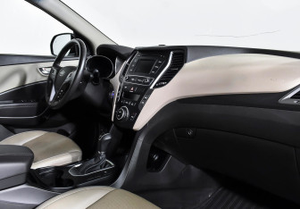 Подержанный автомобиль Hyundai Santa Fe 2015 года (10 фото)