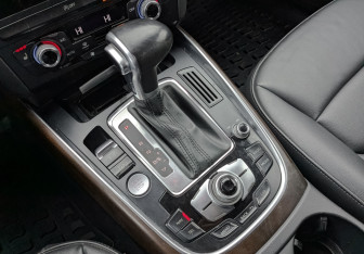 Подержанный автомобиль Audi Q5 2015 года (19 фото)