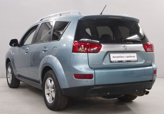 Подержанный автомобиль Peugeot 4007 2008 года (7 фото)