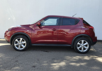 Подержанный автомобиль Nissan Juke 2012 года (8 фото)