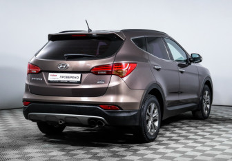 Подержанный автомобиль Hyundai Santa Fe 2015 года (5 фото)