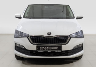 Подержанный автомобиль Skoda Rapid Liftback 2021 года (2 фото)